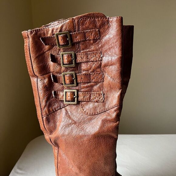 Steve Madden Cognac Leather Knee High Riding Boots Buckle Round Toe Women's 7 - Picture 2 of 9